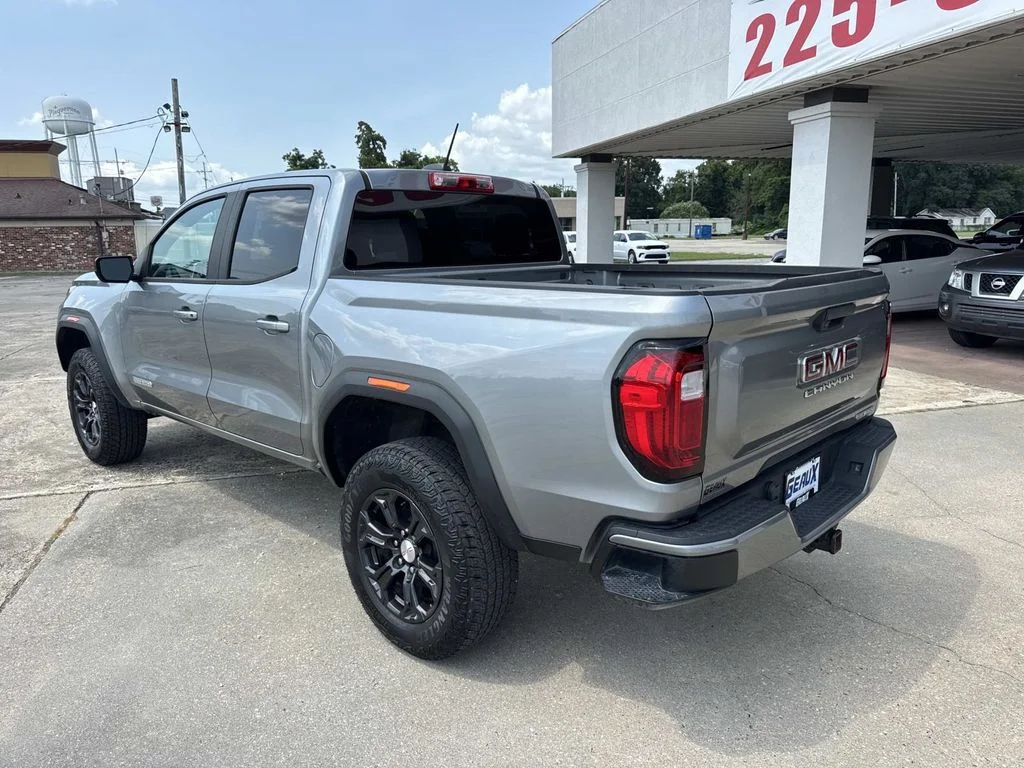 Used 2024 Silver GMC Elevation image 12