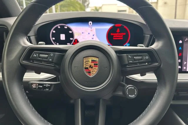 Used 2024  Porsche Base image 23