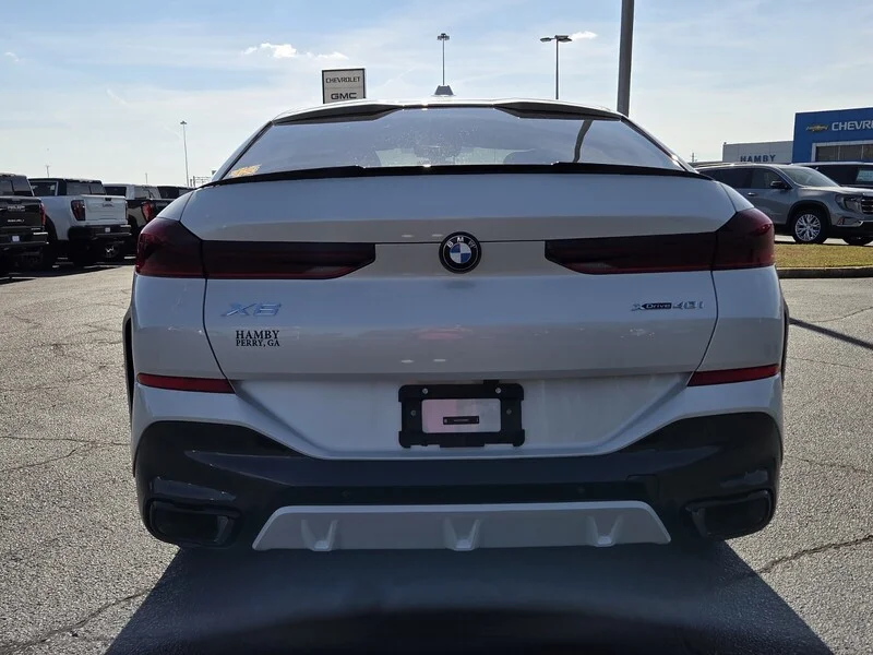 Used 2026 White Metallic BMW XDRIVE40I image 10