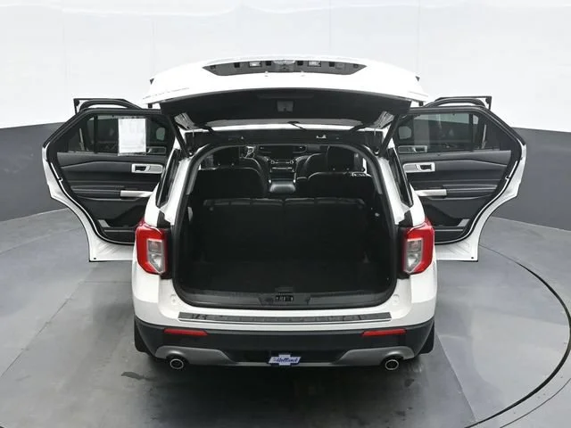 Used 2021 White Ford Limited image 27