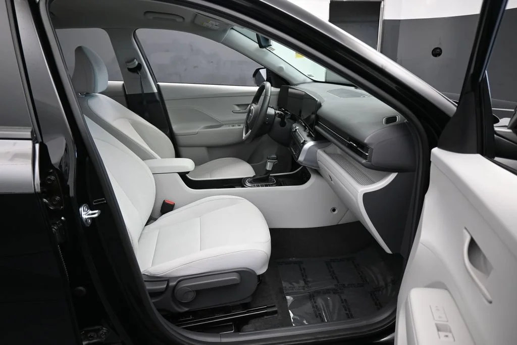 Used 2026 Abyss Black Pearl Hyundai SEL Sport image 39