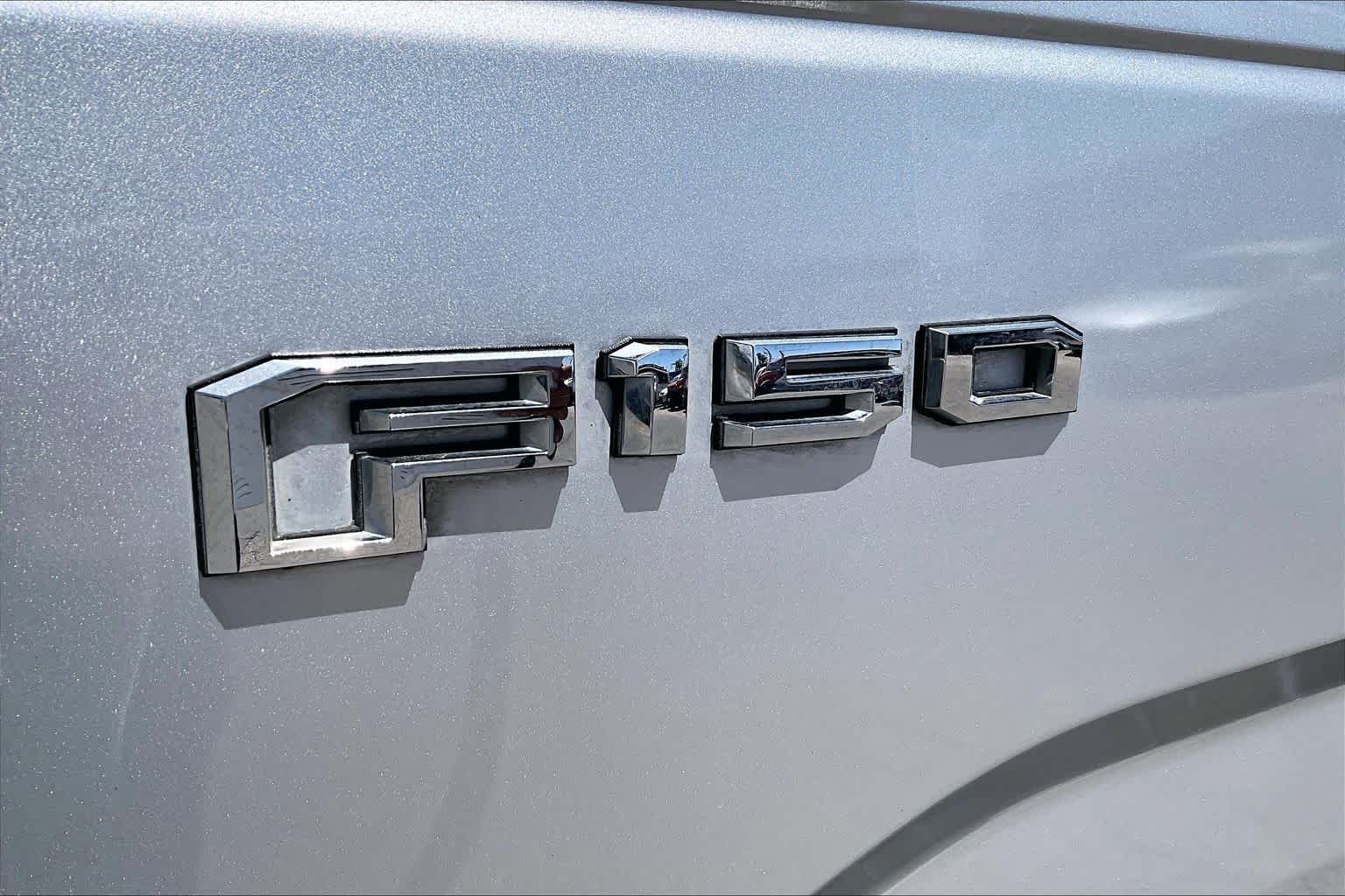 Used 2017 Ingot Silver Ford XLT image 29