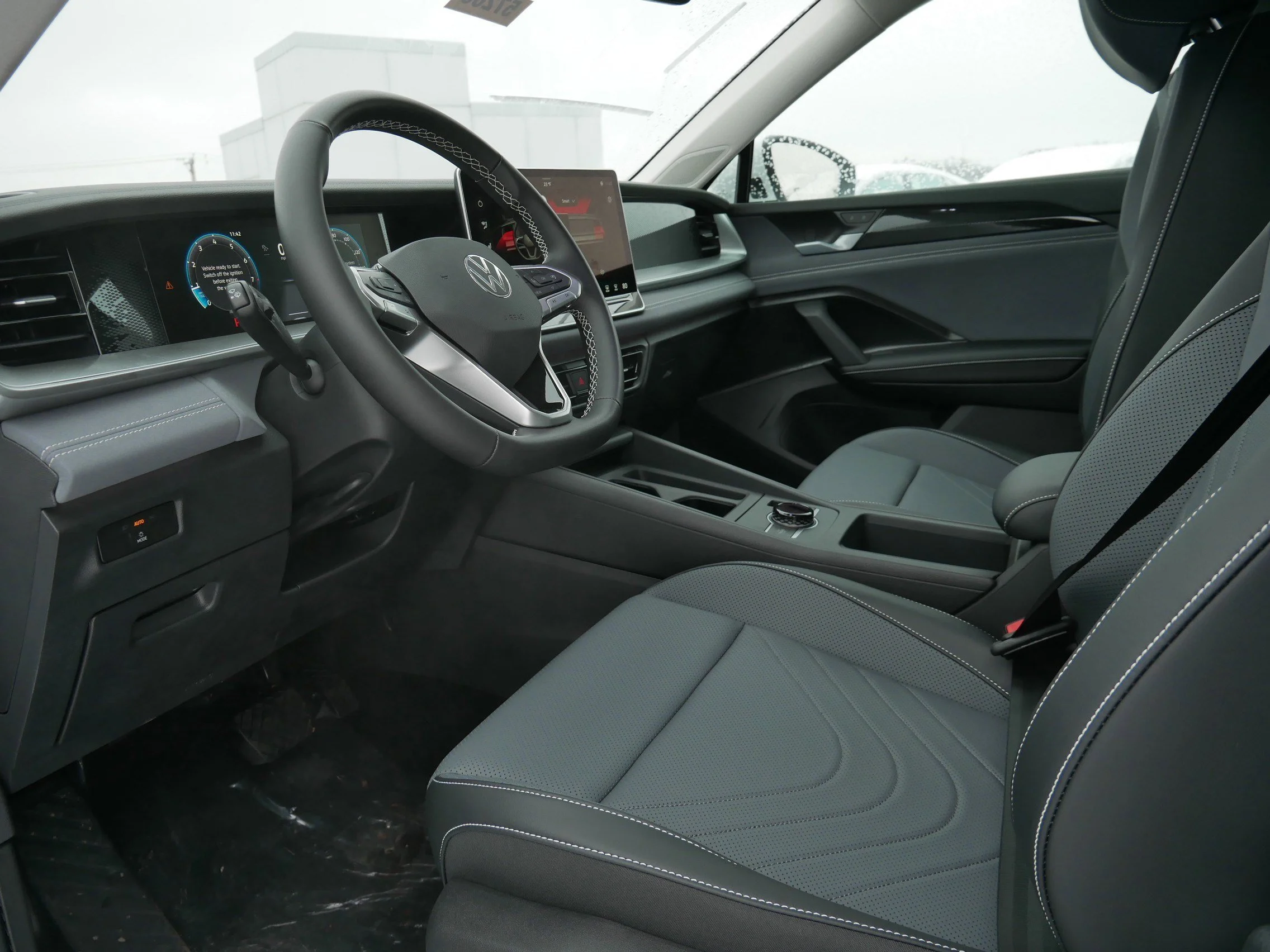 New 2025 Pure White Volkswagen SE image 3