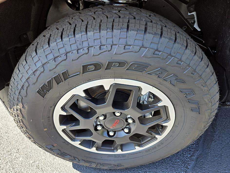 2025 Toyota Tacoma TRD Off Road - Photo 19