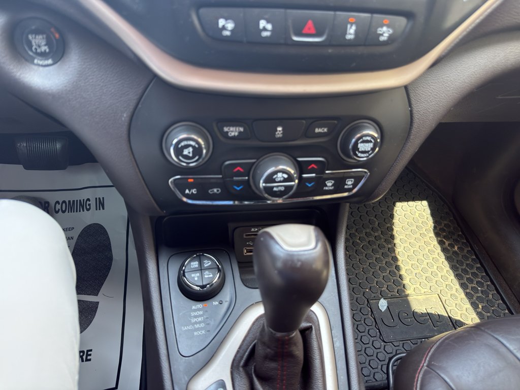 Used 2014 Anvil Clear Coat Jeep Trailhawk image 14
