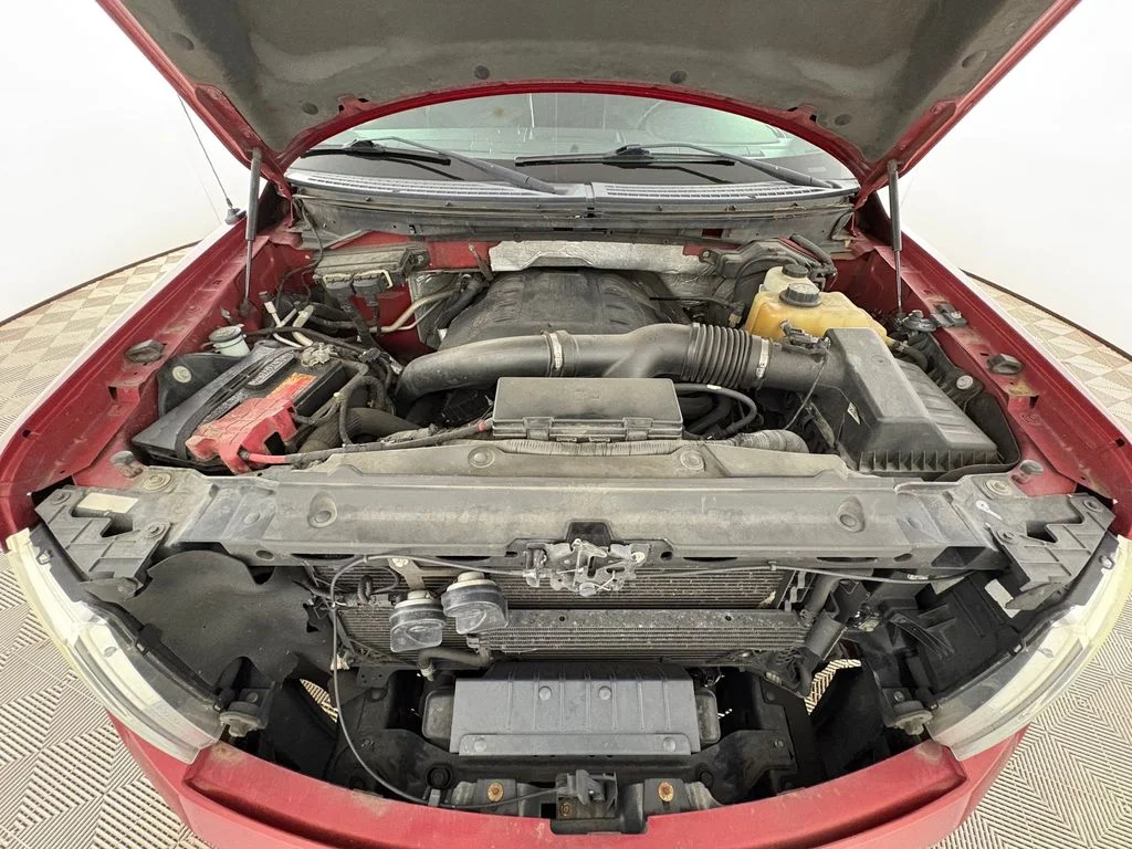 Used 2013 Red Ford Lariat image 33