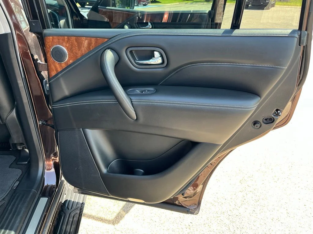 Used 2019 Brown INFINITI LUXE image 10