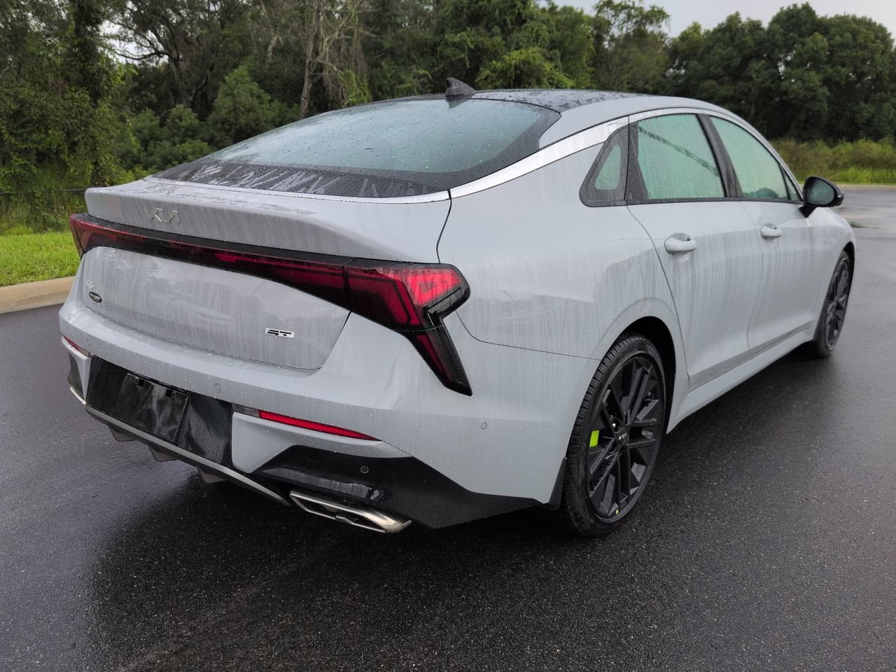 New 2027 Wolf Gray Kia GT image 4