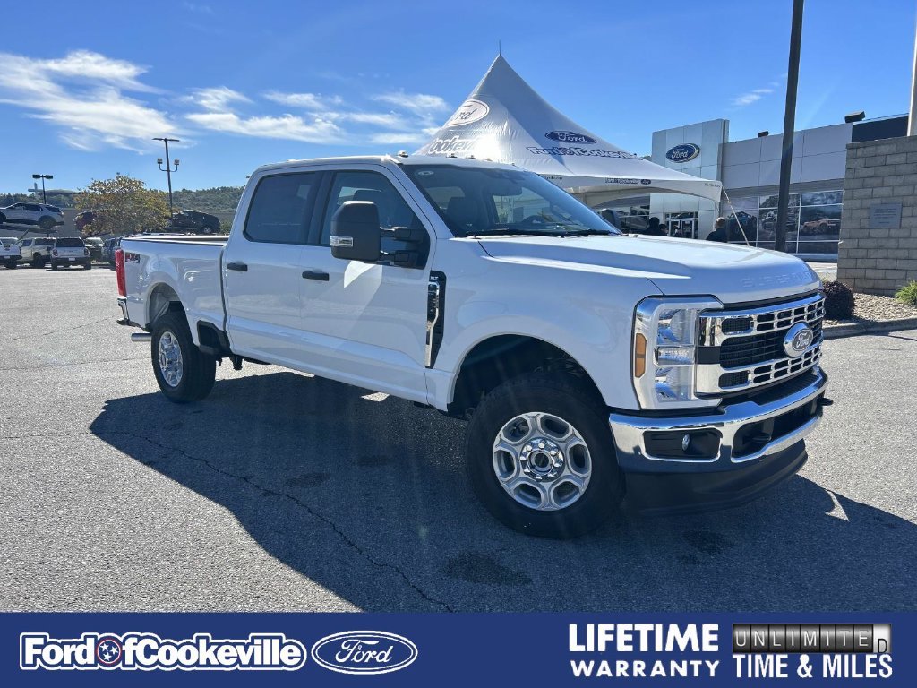 New 2027 Oxford White Ford F-250® XLT image 1