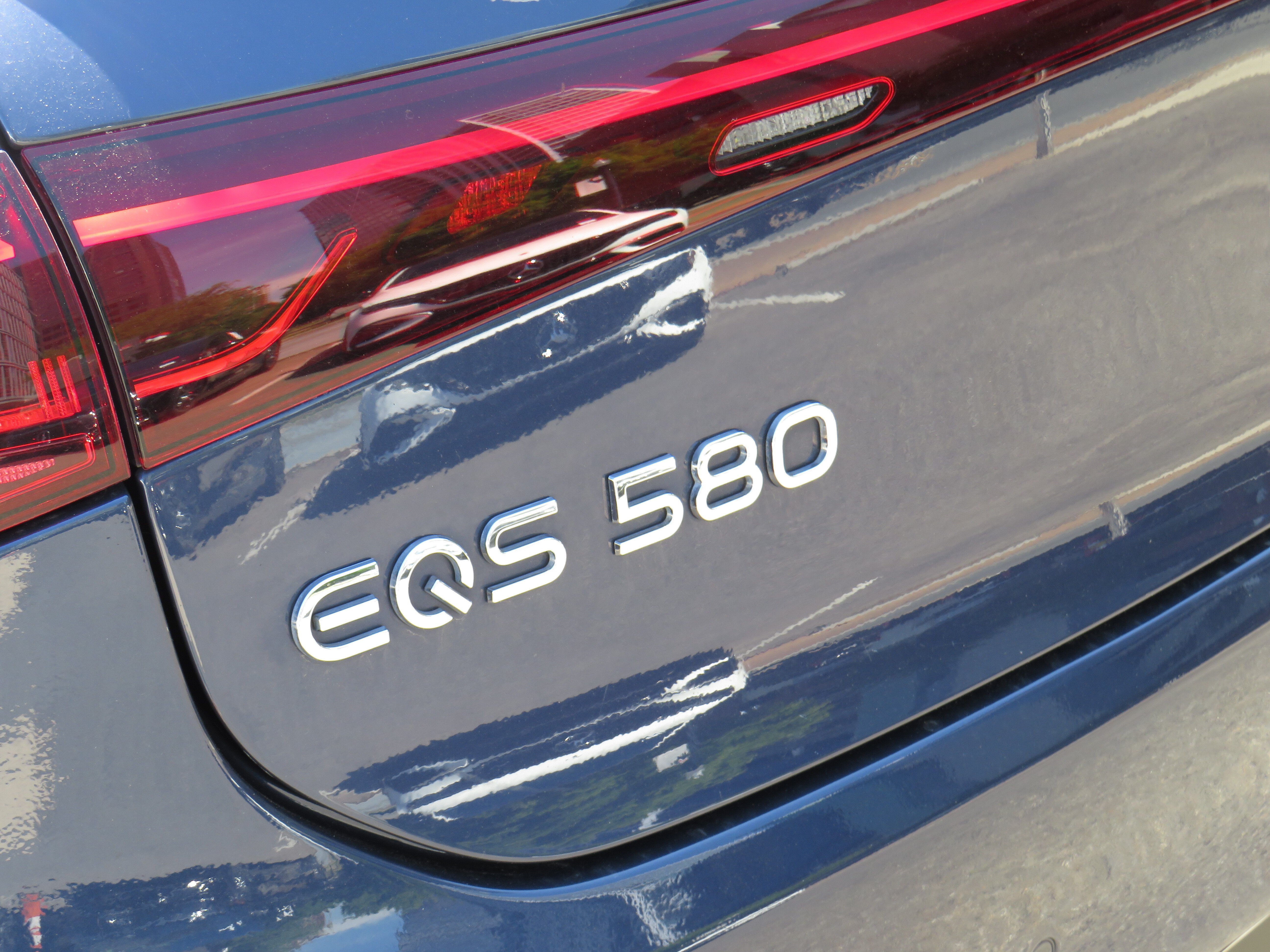 Certified Used 2023 Twilight Blue Metallic Mercedes-Benz EQS 580 4MATIC® image 29