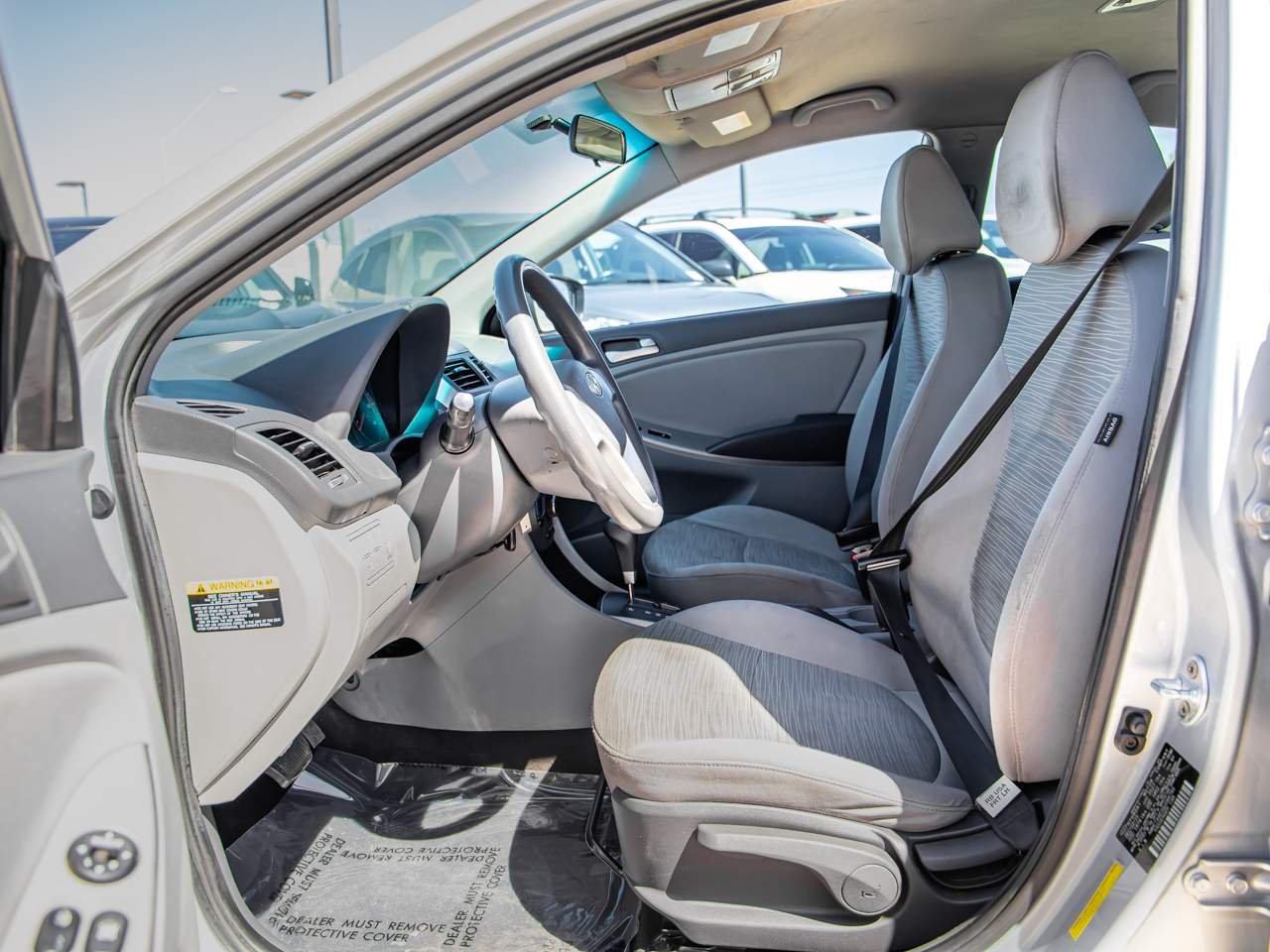 2016 Hyundai Accent SE - Photo 7