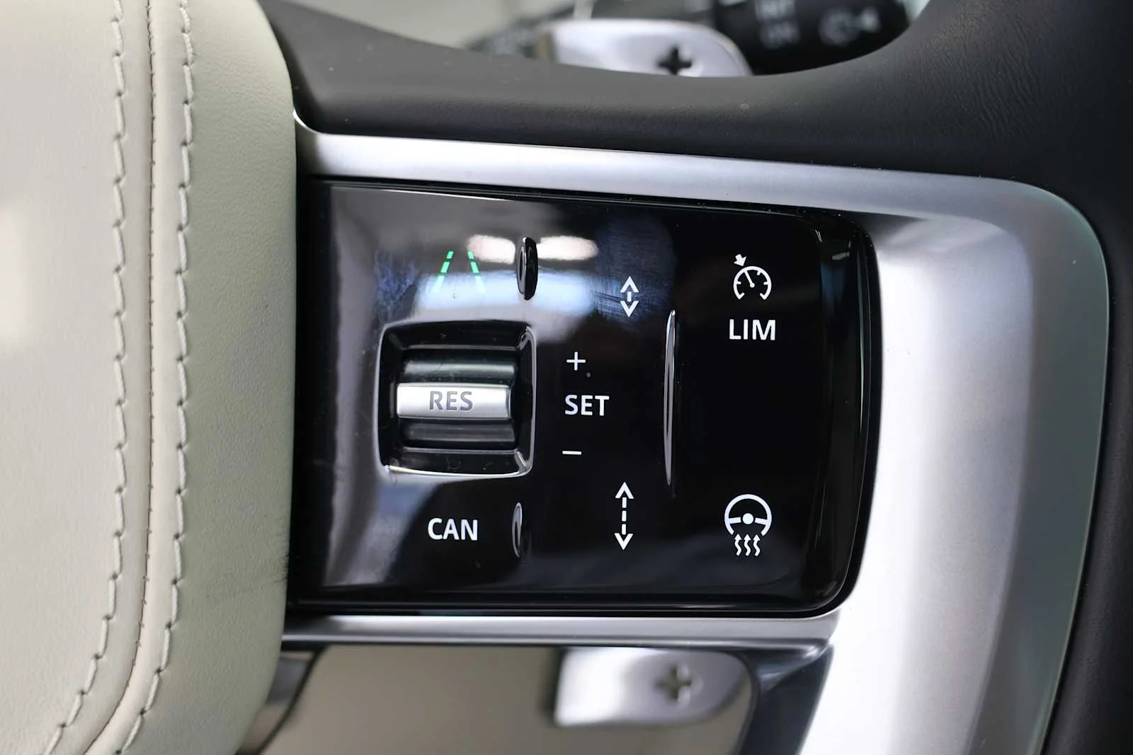 Used 2026 Santorini Black Metallic Land Rover SE image 16
