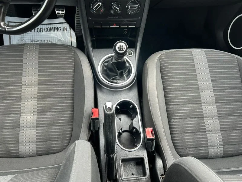 2012 Volkswagen Beetle 2.0 - Photo 35