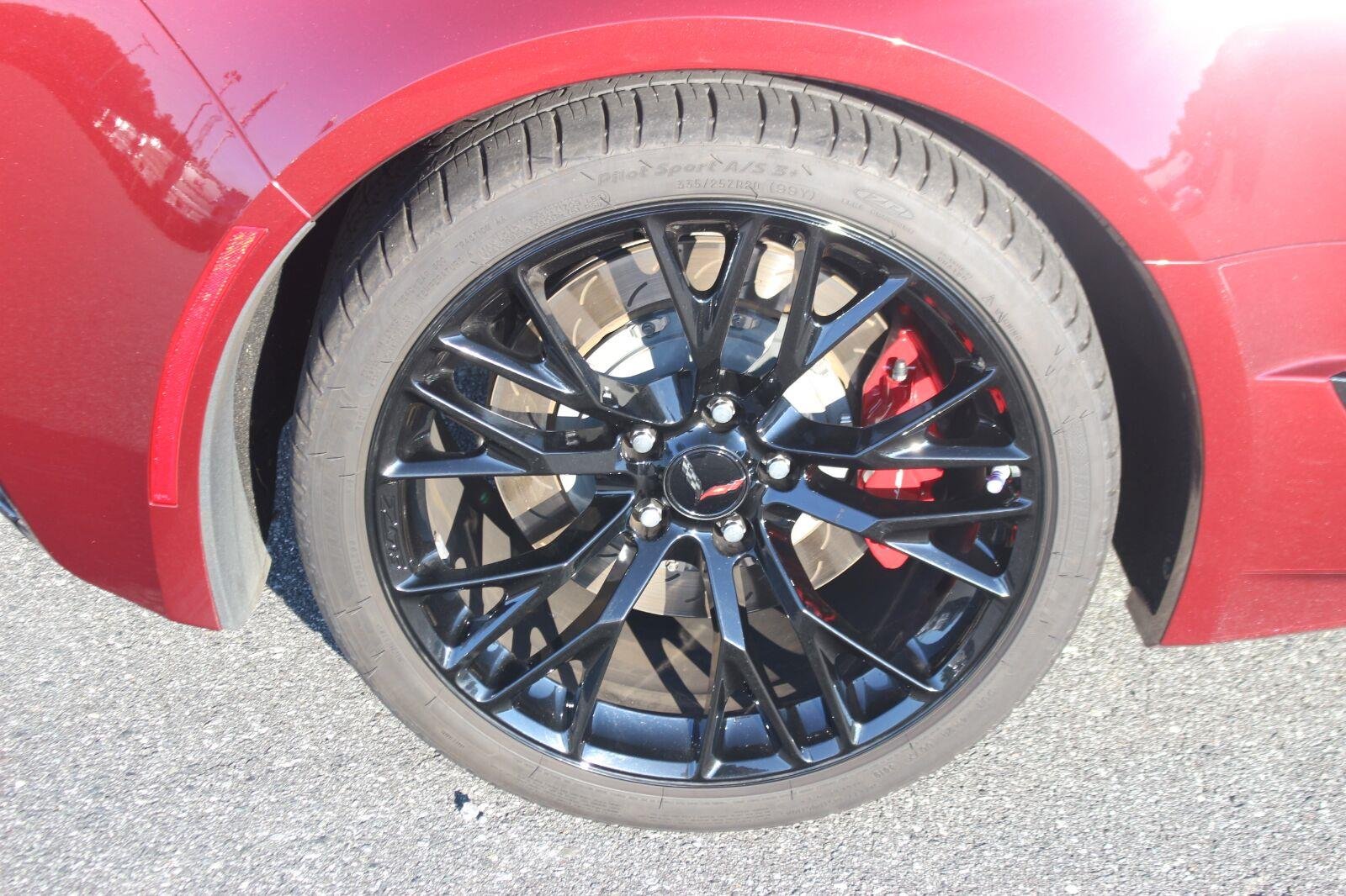 Used 2016 LONG BEACH RED METALLIC TINTCOAT Chevrolet Z06 3LZ image 42