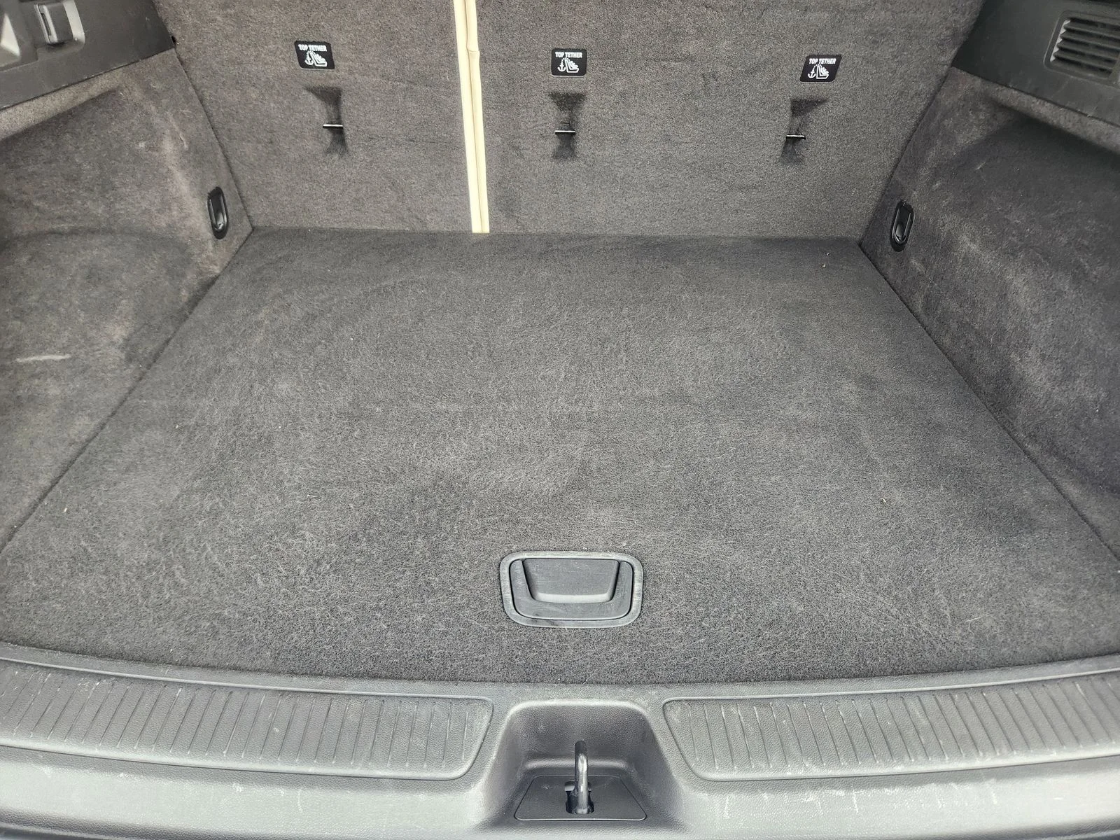 Used 2023 White Buick Essence image 32