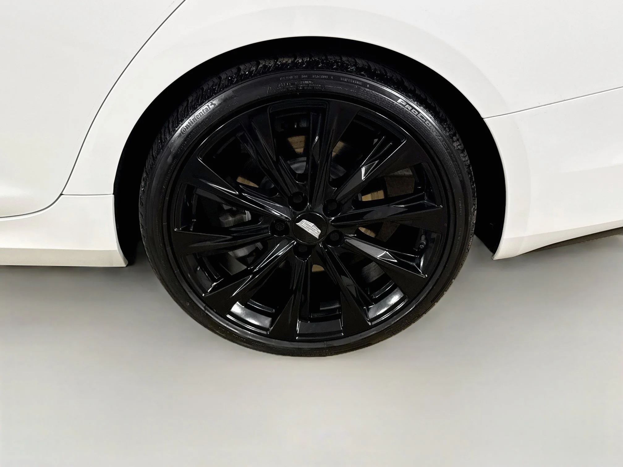 Used 2022 SUMMIT WHITE Cadillac Luxury image 34