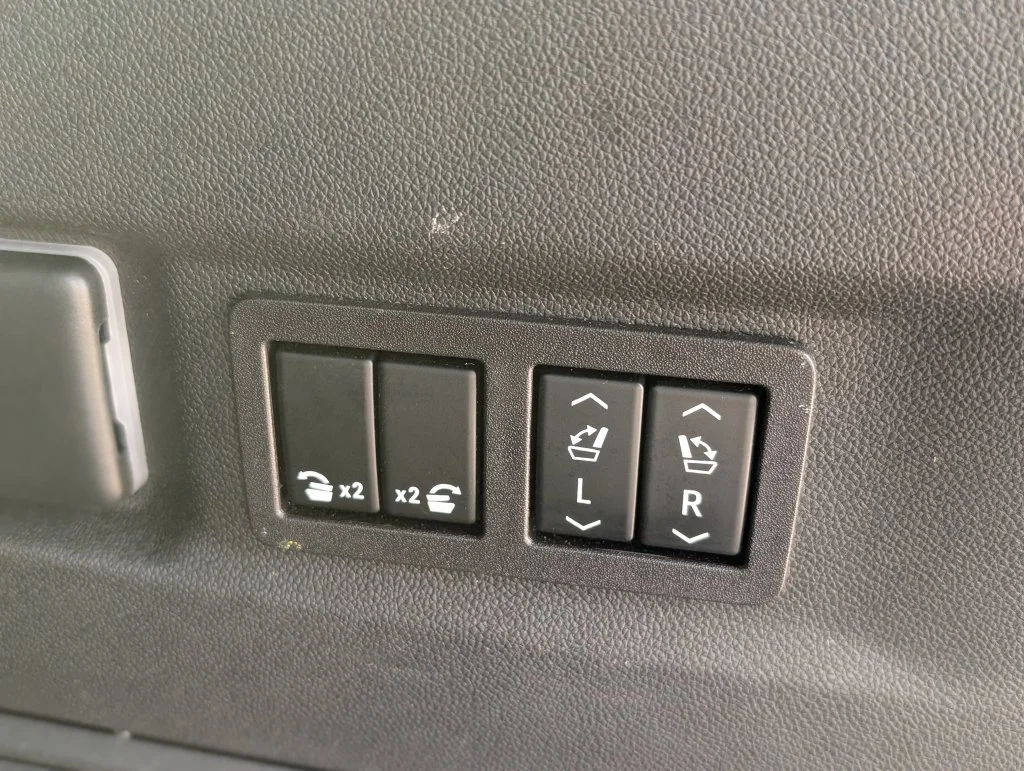 Used 2023 White Chevrolet Z71 image 38