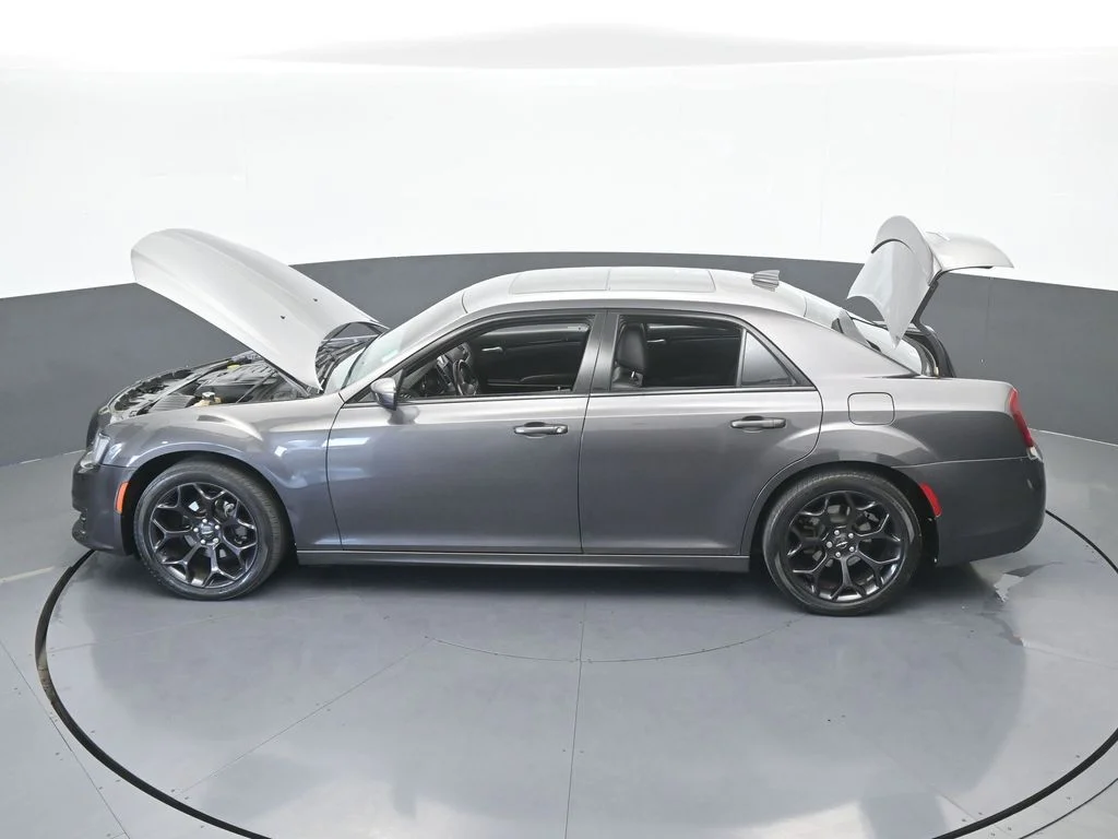 Used 2020 Granite Crystal Metallic Clearcoat Chrysler S image 66