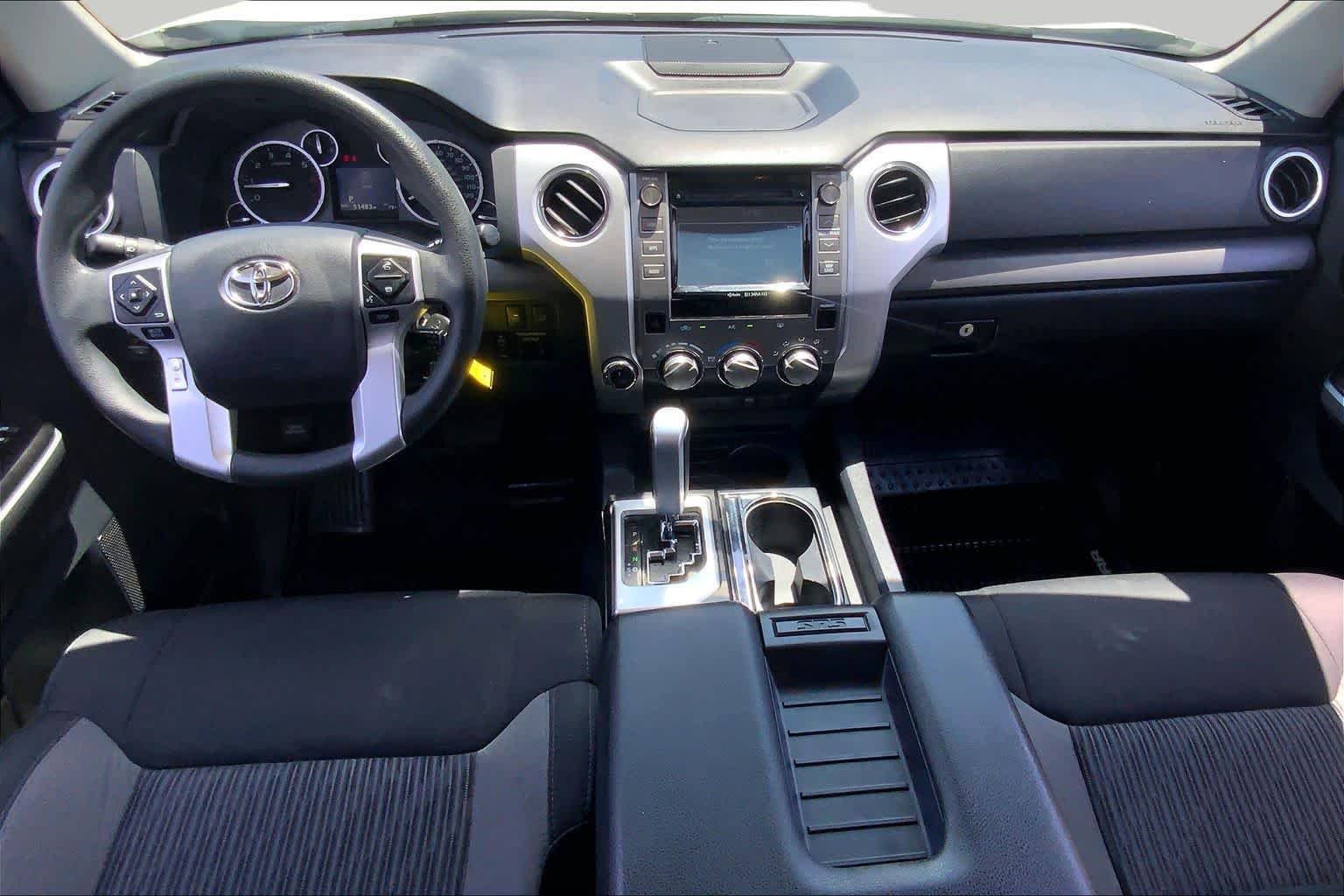 Used 2017 Super White Toyota SR5 image 16