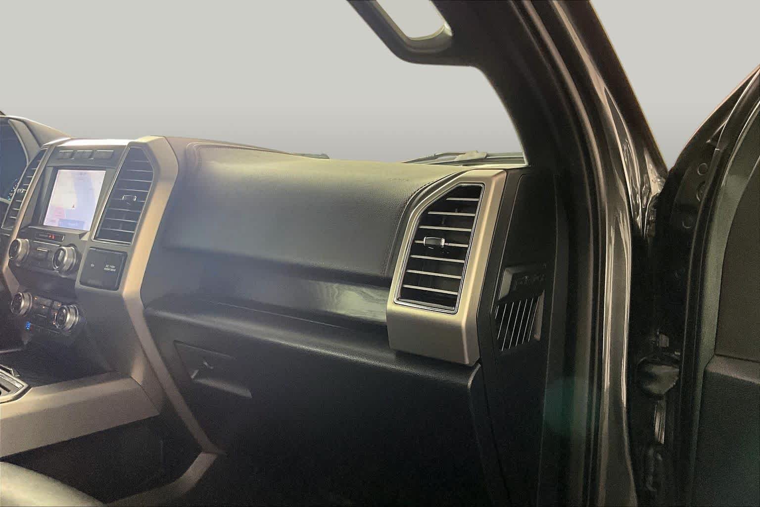 Used 2020 Magnetic Metallic Ford Platinum image 32