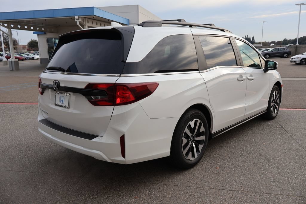 New 2026 Platinum White Pearl Honda EX-L image 5
