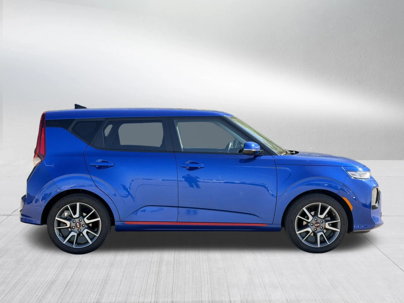Used 2020 Neptune Blue Kia GT-Line image 8