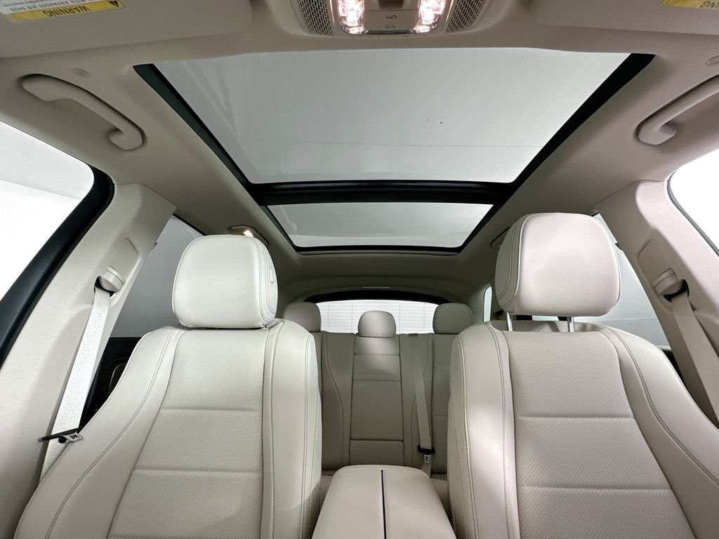 New 2026 MANUFAKTUR Moonlight White Metallic Mercedes-Benz GLE 450 image 23