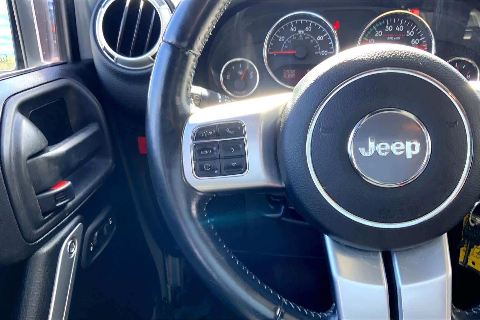 Used 2015 Billet Silver Metallic Clearcoat Jeep Rubicon Hard Rock image 23