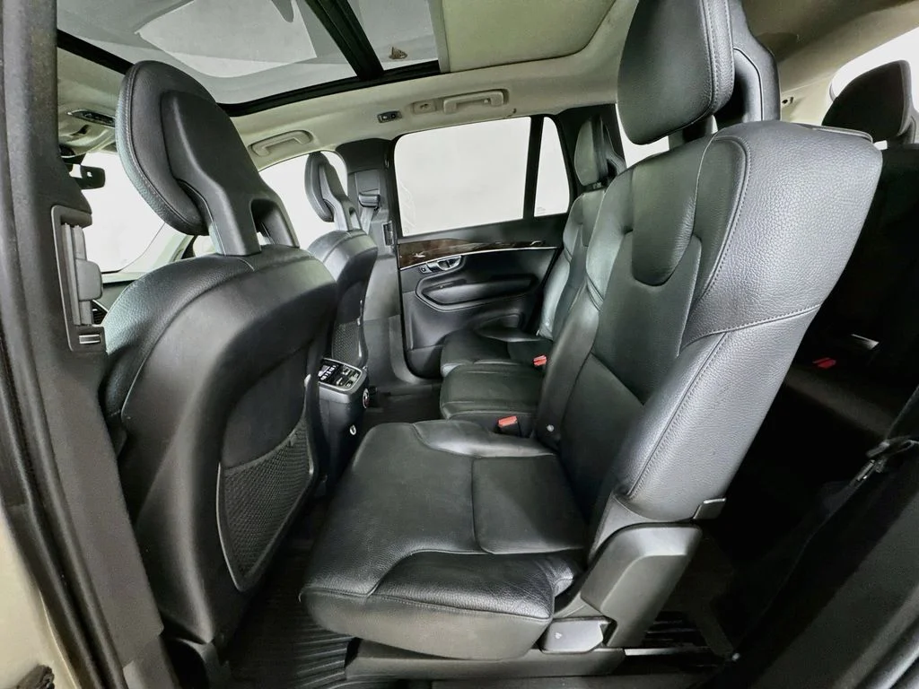 Used 2016  Volvo T6 Momentum image 29