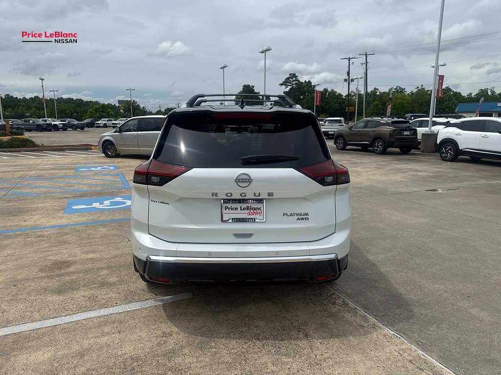 New 2026 Everest White Pearl Tricoat/Super Black Nissan Platinum image 6