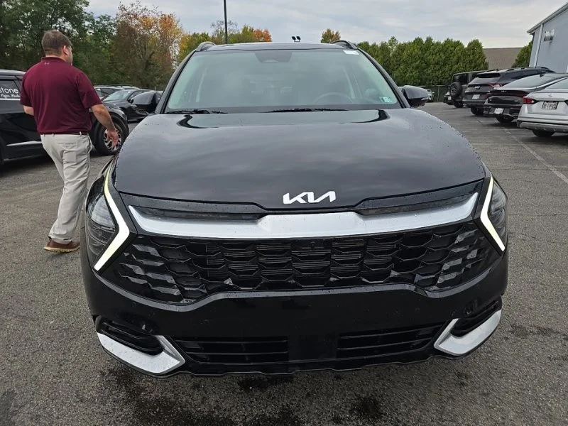 Used 2025 Black Kia SX-Prestige image 2