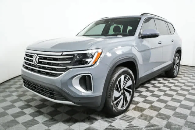 New 2026 Pure Gray Volkswagen 2.0T SE w/Technology image 30