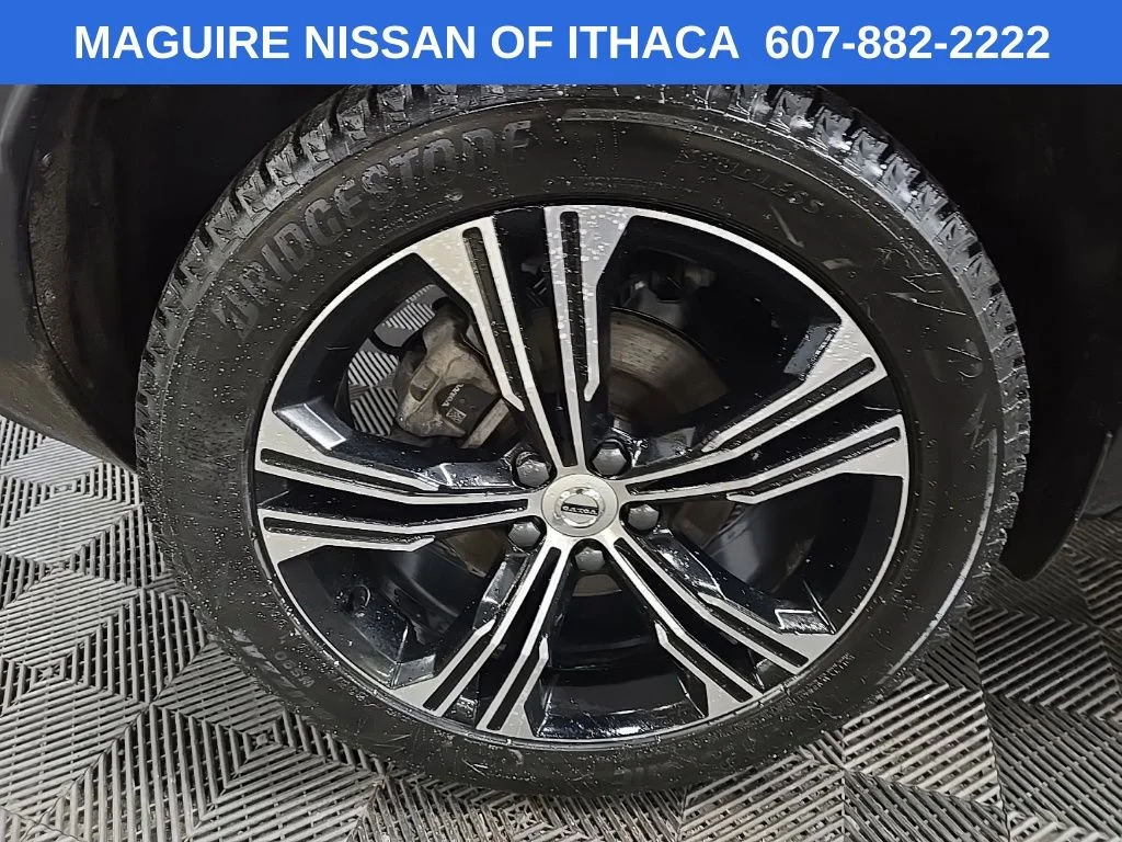Used 2021 Blue Volvo T5 Inscription image 14