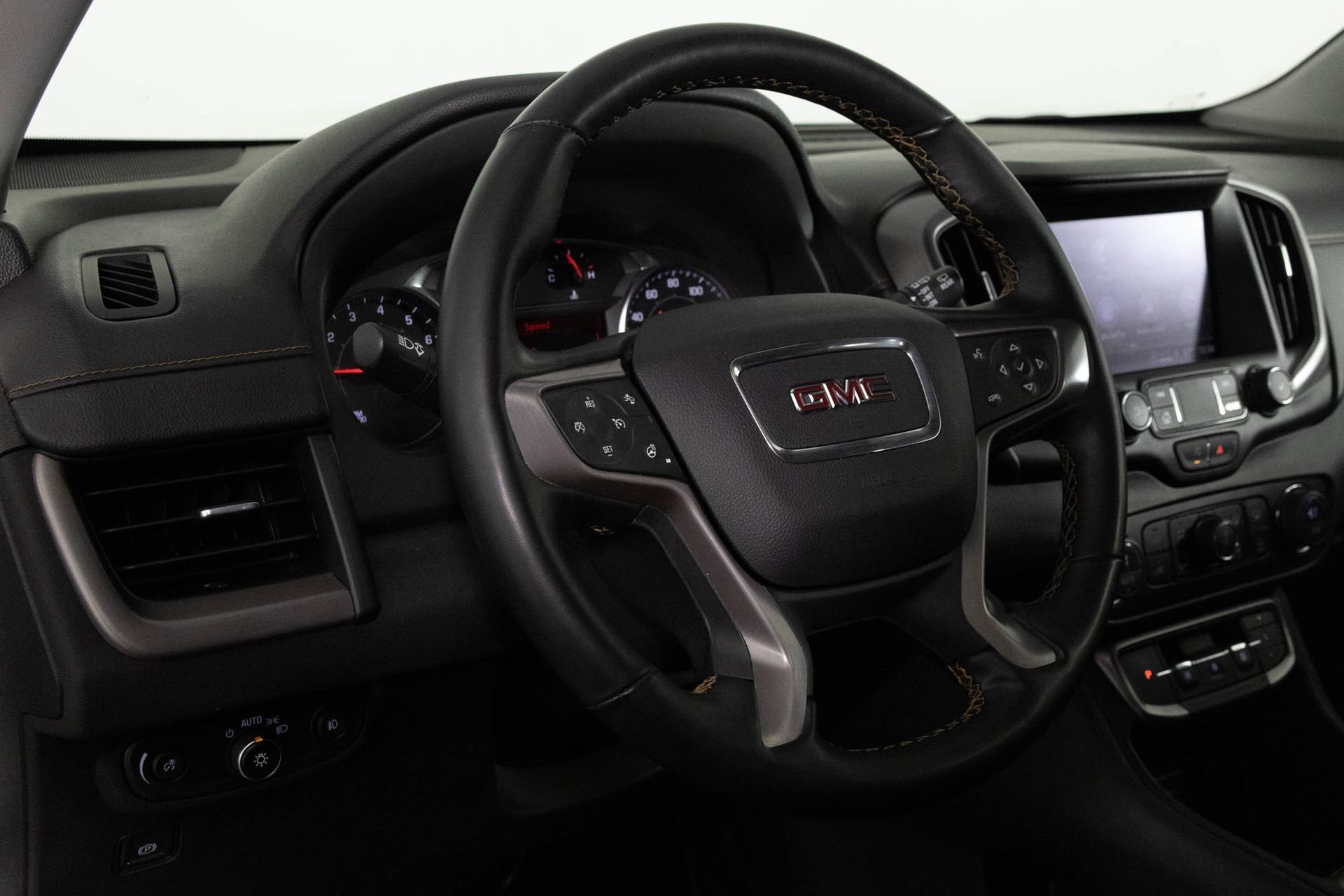 2023 GMC TERRAIN - Image 31