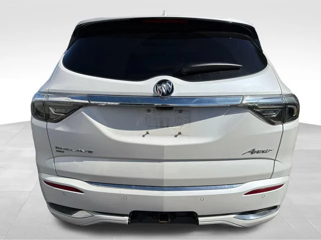 Used 2023 WHITE FROST TRICOAT Buick Avenir image 4