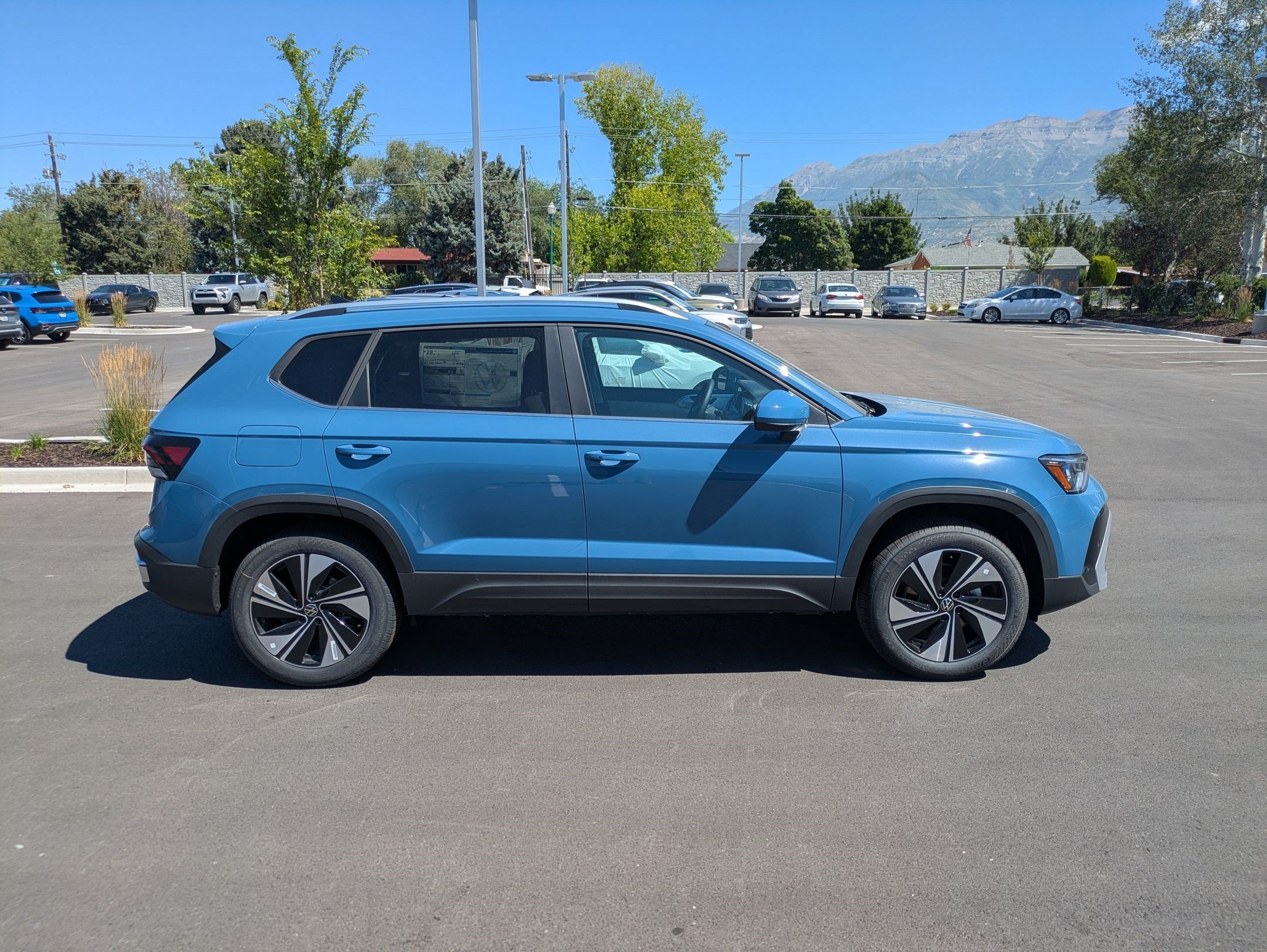 New 2026 Monterey Blue Pearl Volkswagen SE image 2