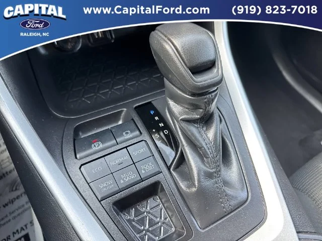 Used 2025 White Toyota LE image 30