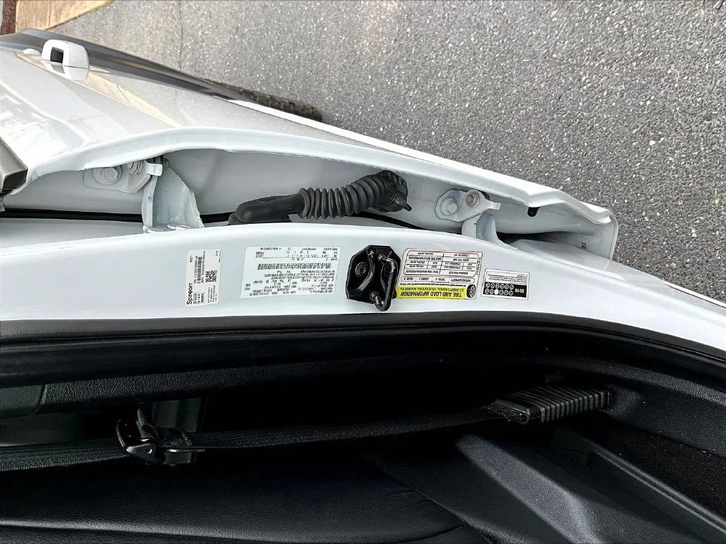 Used 2019 White Ford Lariat image 9