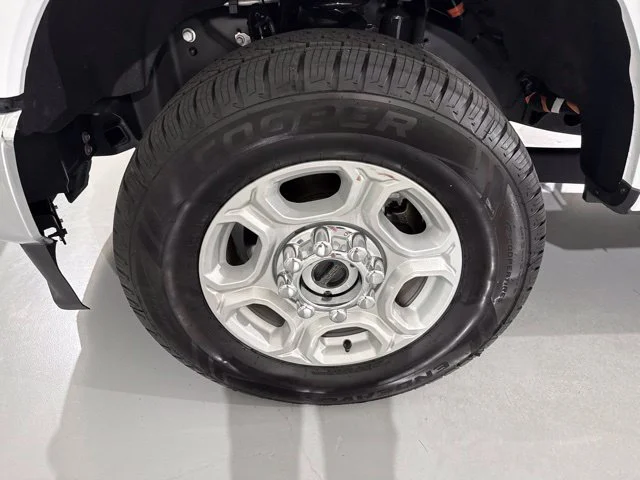 Used 2025 White Ford XLT image 4