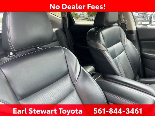 Used 2023 Red Nissan SL image 33