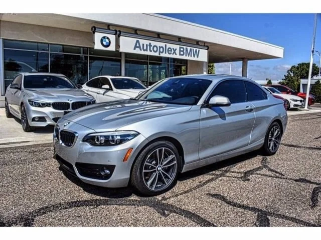 Used 2019 Glacier Silver BMW i xDrive All-wheel Drive image 1