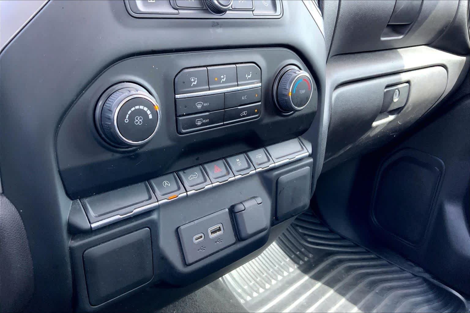 Used 2022 Summit White Chevrolet Custom image 34