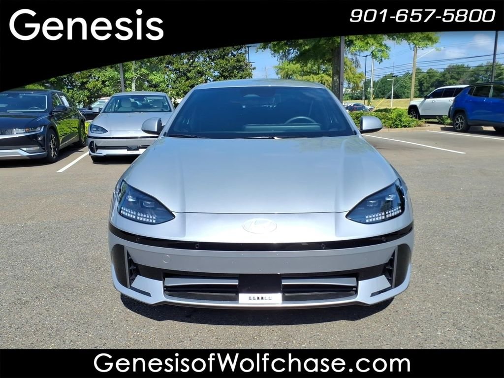 Certified Used 2024 Silver Hyundai SE Standard Range image 8