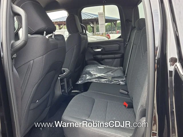 New 2026 Diamond Black Crystal Pearl-Coat Exterior Paint RAM Tradesman image 6