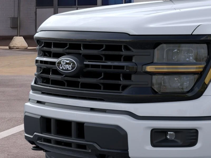 New 2026 Oxford White Ford XLT image 17
