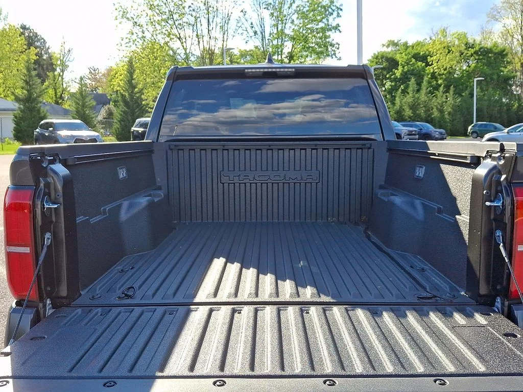 2026 Toyota Tacoma SR5 - Photo 21