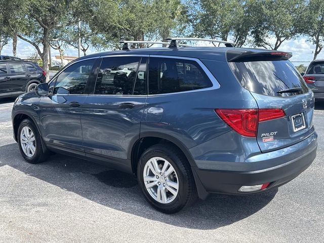 Used 2017  Honda LX image 6