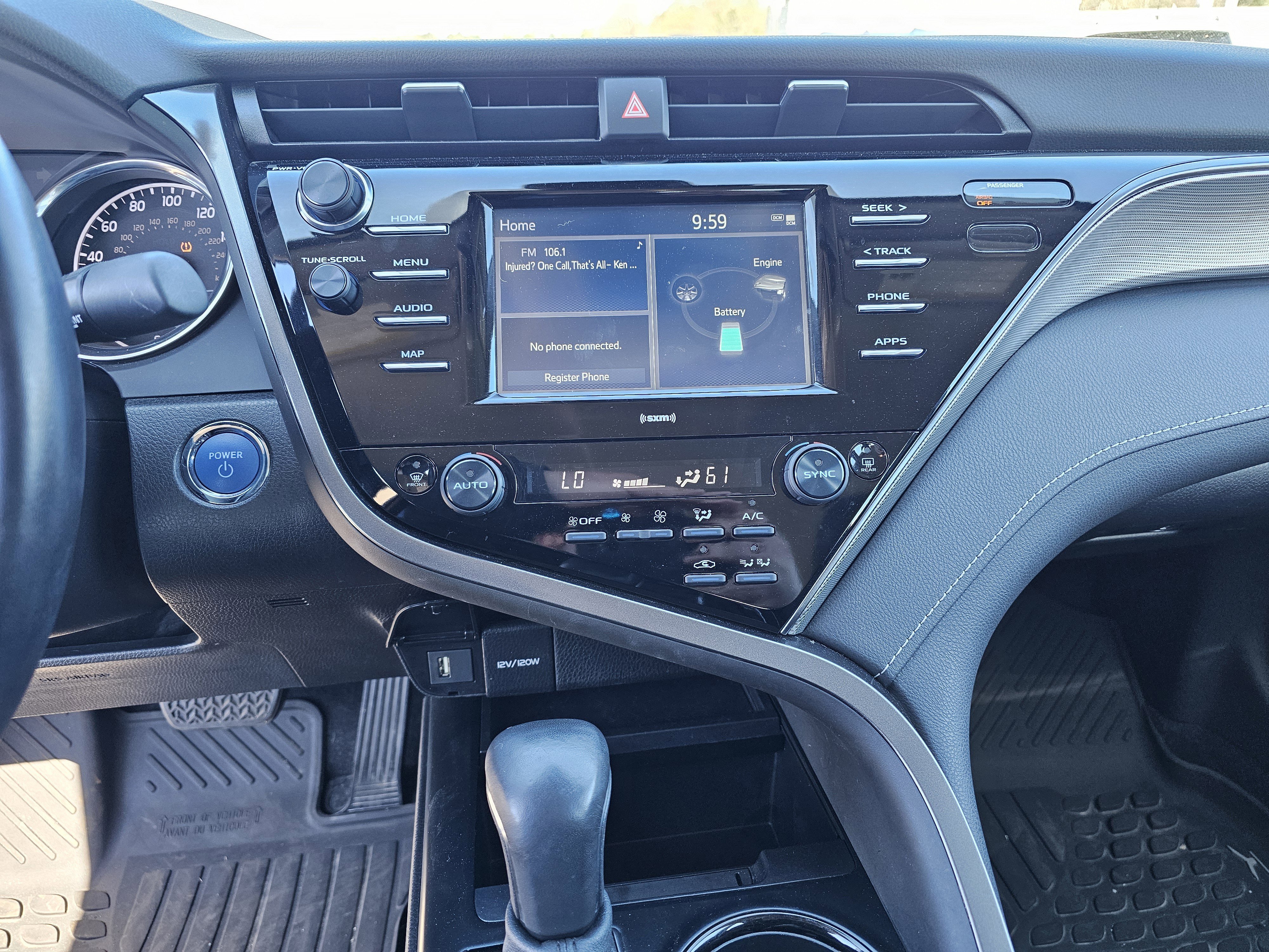 2020 Toyota Camry SE - Photo 24