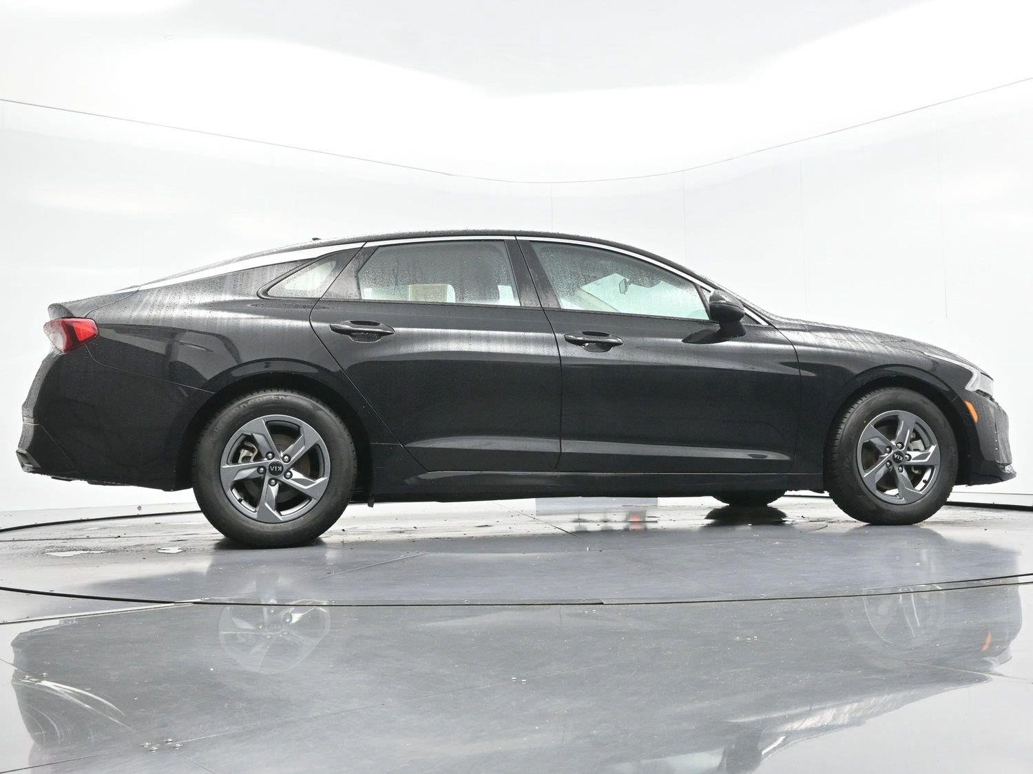 Used 2021 Ebony Black Kia LXS image 49