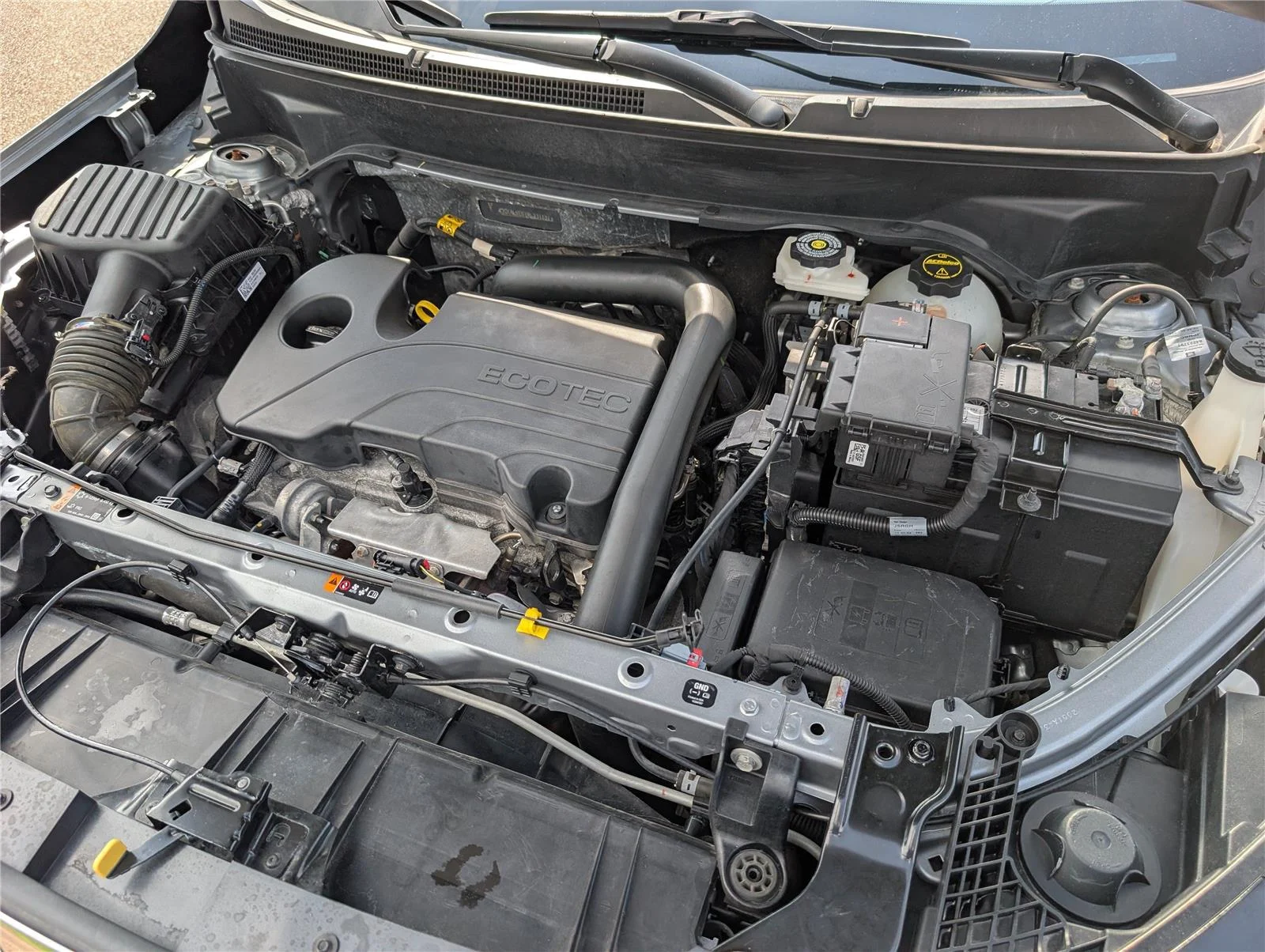 Used 2024 Sterling Metallic GMC SLT image 37